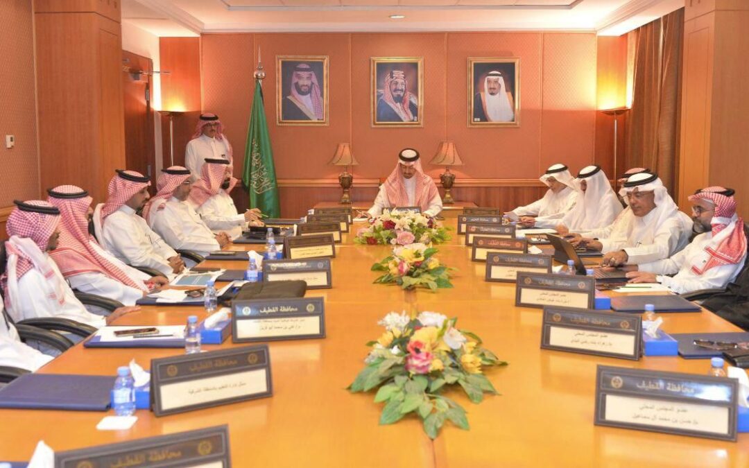 خلال ترؤسه للمجلس المحلي بالقطيف.. الخريف يؤكد على تهيئة مثالية للعام الدراسي الجديد