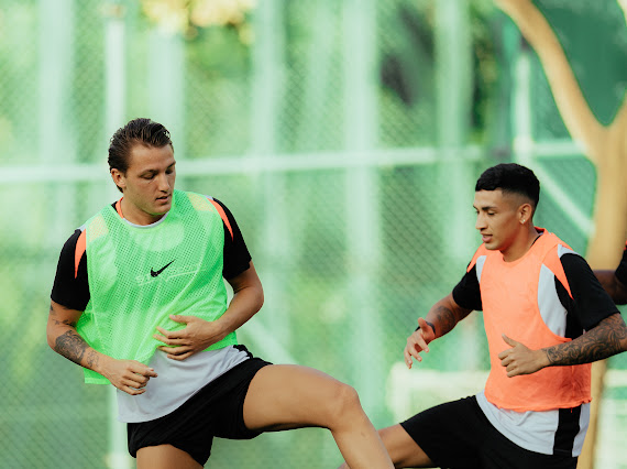 ميشيل يؤكد الجاهزية وكاستيلس يعد بالمنافسة القوية