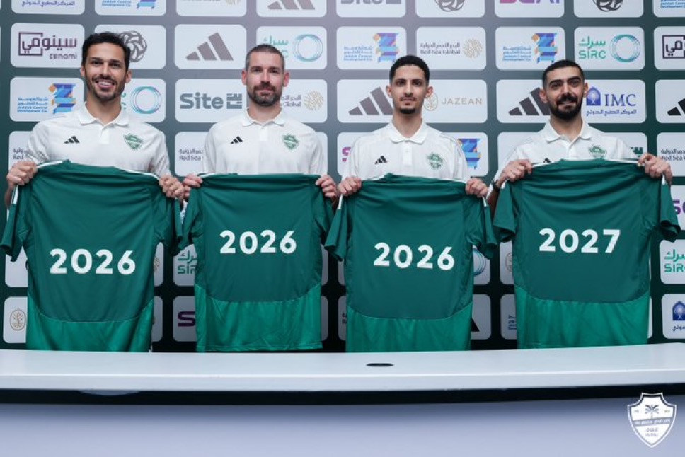 الأهلي يعزِّز طائرة النادي بـ 3 صفقات ويجدد عقد قائد الفريق