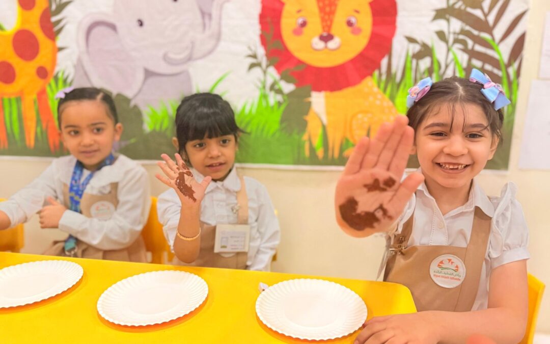 “أيدي نظيفة أطفال أصحاء” فعالية توعوية تجمع روضة حكاية الرائدة وشبكة القطيف الصحية