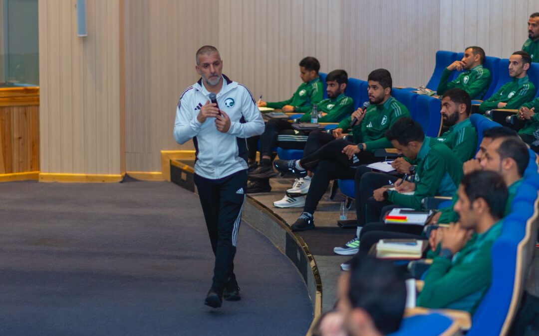 حكام دوري يلو يواصلون معسكرهم الإعدادي في مدينة الطائف