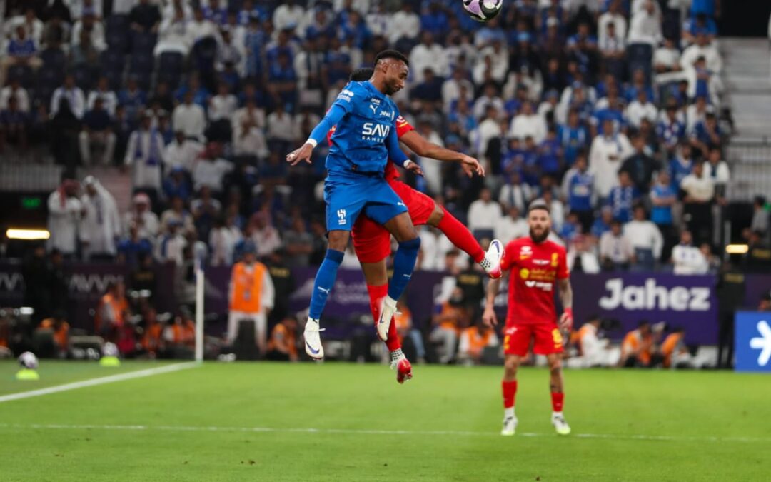 قمة الجولة الثانية: القادسية يباغت الهلال والتعادل الايجابي ينهي اللقاء