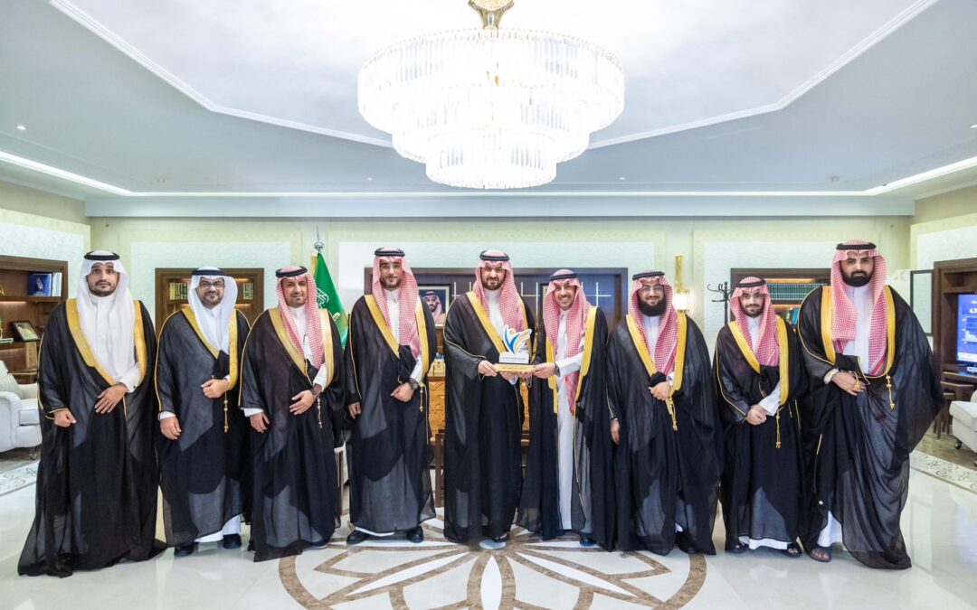 سمو نائب أمير المنطقة الشرقية يستقبل رئيس وأعضاء جمعية التنمية بالحزام الذهبي ويطّلع على منجزاتها