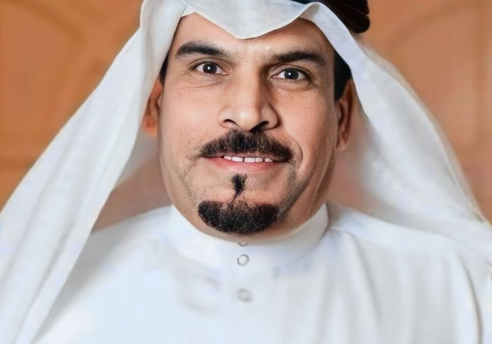 حضورك في المناسبات للمشاركة.. وليس للمراقبة!