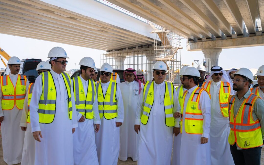 بلغ نسبة الإنجاز فيه 42 %..أمين الشرقية يتابع سير أعمال مشروع جسر طريق الجبيل -الظهران مع تقاطع طريق الملك عبد العزيز بالدمام