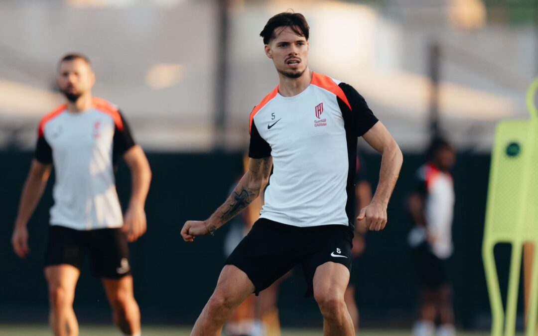 القادسية يختتم تحضيراته لمواجهة نيوم ويغادر إلى تبوك