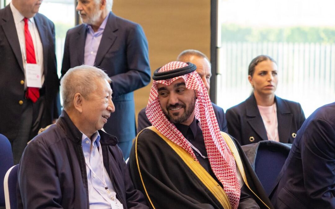 الفيصل يلتقي رئيس الأولمبية الدولية على هامش اجتماع لجنة الشراكات التجارية