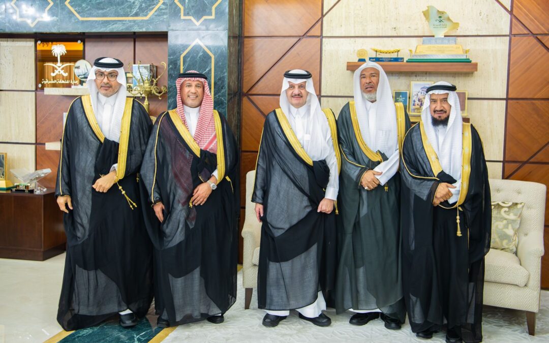 سمو أمير المنطقة الشرقية يستقبل رئيس مجلس إدارة جمعية الذوق العام
