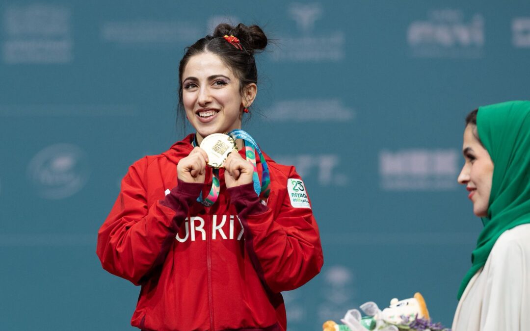 غامزة ألتون تحصد أول ذهبية في “الرياض 2025” و غدًا.. نصف نهائي كرة القدم (صالات) و19 نزالًا في الملاكمة