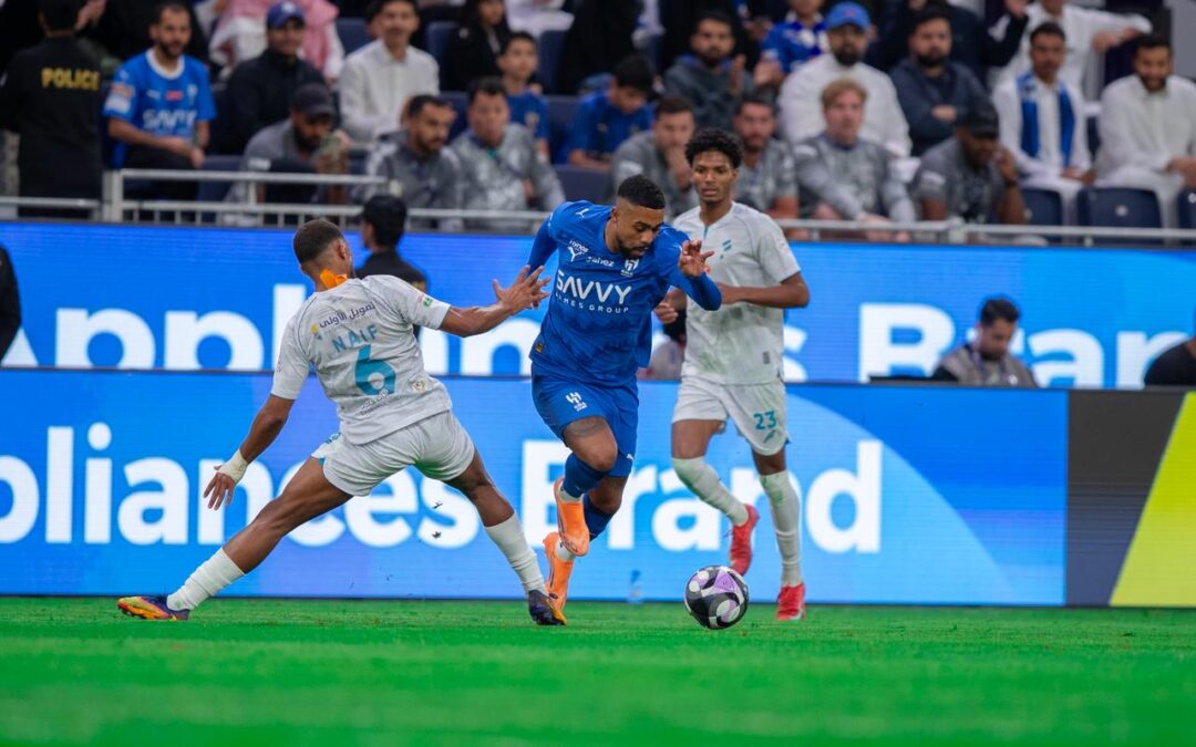 الهلال يحقق فوزًا مثيرًا على الفتح في الجولة التاسعة من دوري روشن