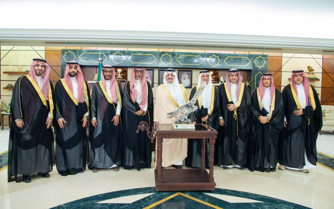 أمير المنطقة الشرقية يستقبل رئيس وأعضاء مجلس إدارة نادي الخليج