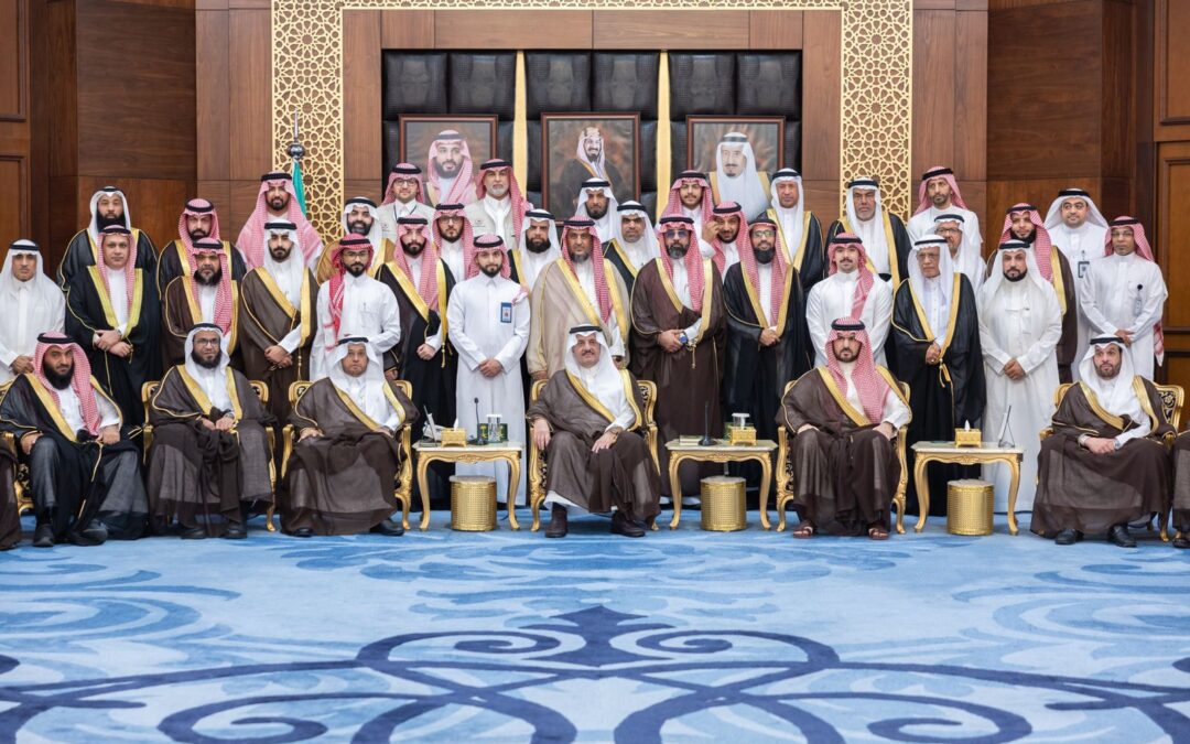 أمير المنطقة الشرقية يستقبل مجلس إدارة الجمعيات الأهلية وينوه بدوره في توحيد الجهود التنموية