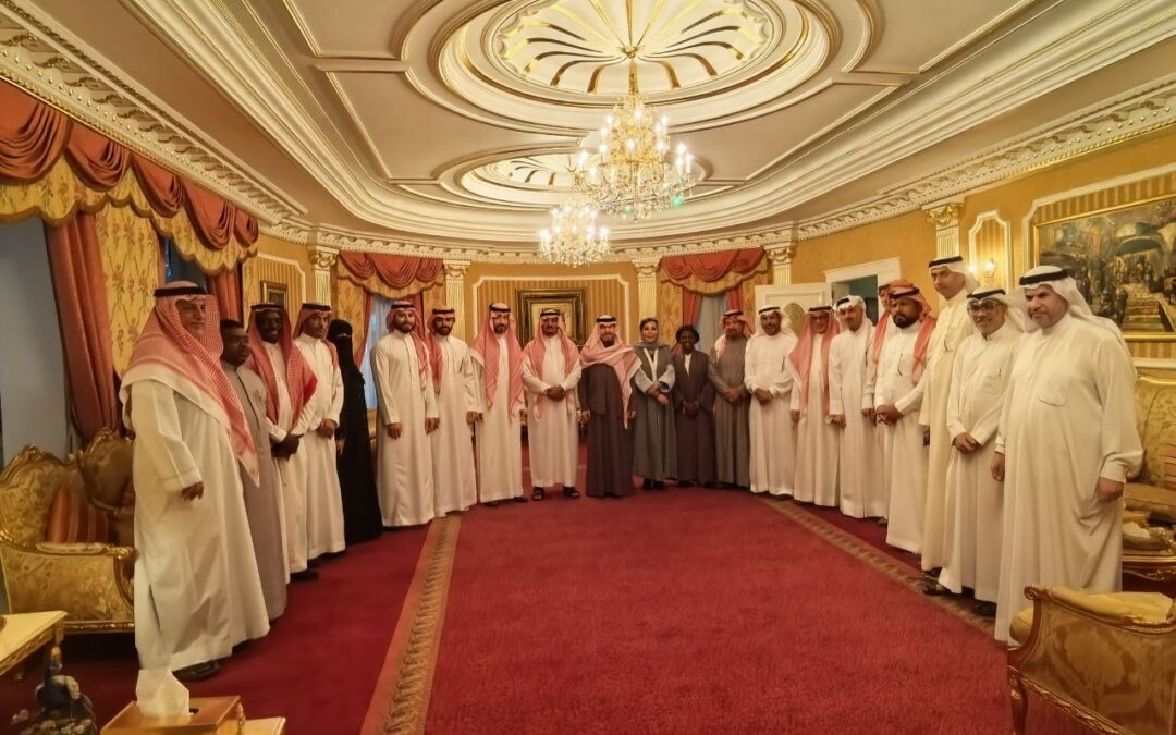 الدكتور عبدالله السيهاتي يستقبل رئيسة جمعية التطوع ويشيد بالمبادرات التي تقدمها الجمعية