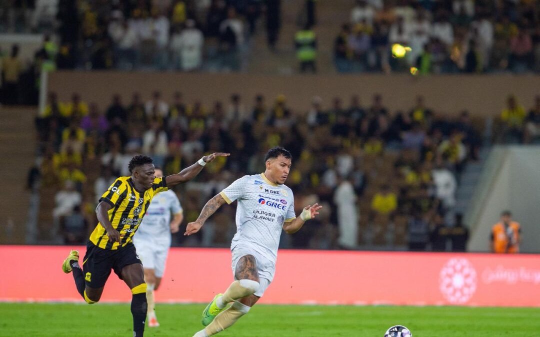 مدرج الذهب يشتعل.. الاتحاد يكسب التعاون ويواصل الزحف في دوري روشن