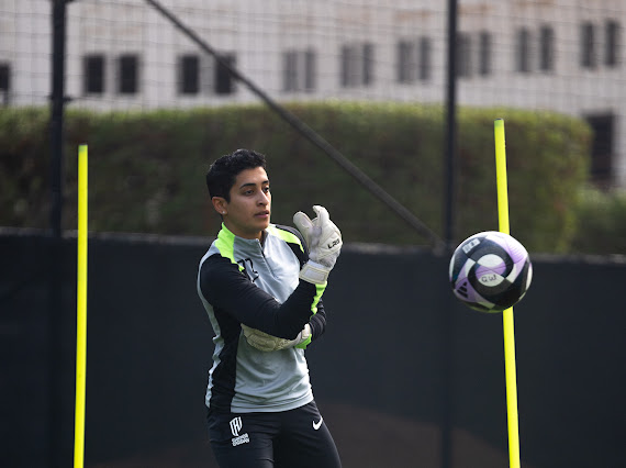 سيدات القادسية يختتمن معسكر أبوظبي بمران صباحي