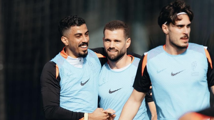 القادسية يستعد لخوض مواجهة الرياض في الجولة 13