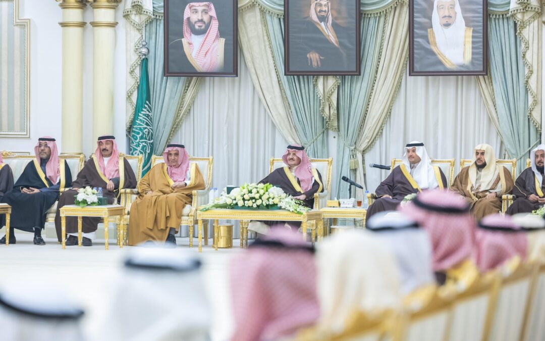 سمو أمير المنطقة الشرقية يلتقي أهالي الأحساء ويؤكد عمق العلاقة والشراكة في مسيرة التنمية