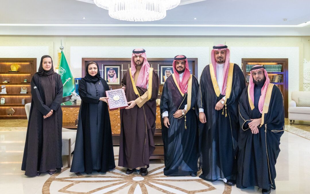 نائب أمير المنطقة الشرقية يستقبل مدير الأحوال المدنية بالمنطقة