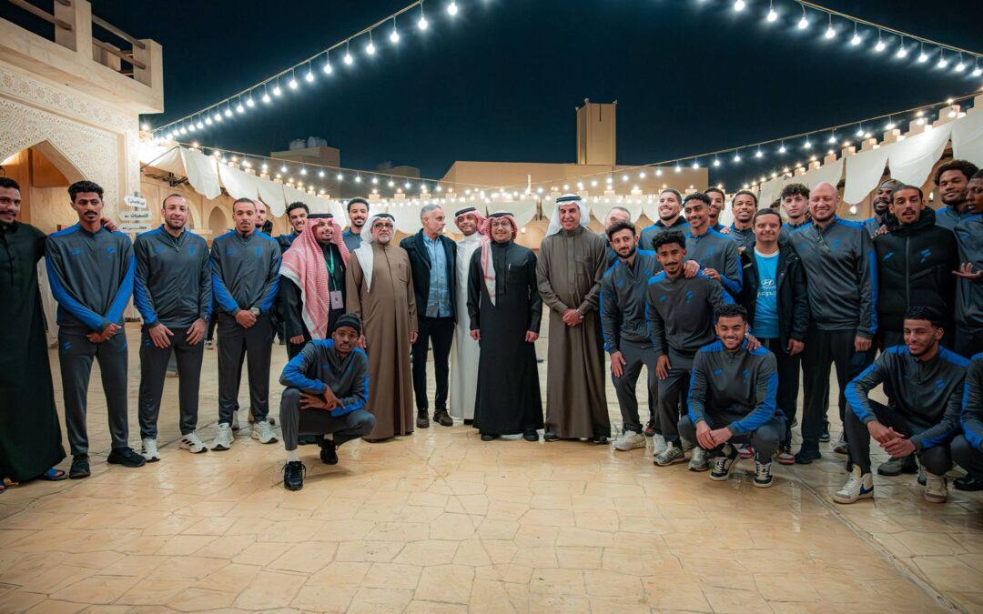 الفريق الأول  لكرة القدم بنادي الفتح يزور مهرجان التمور بالأحساء