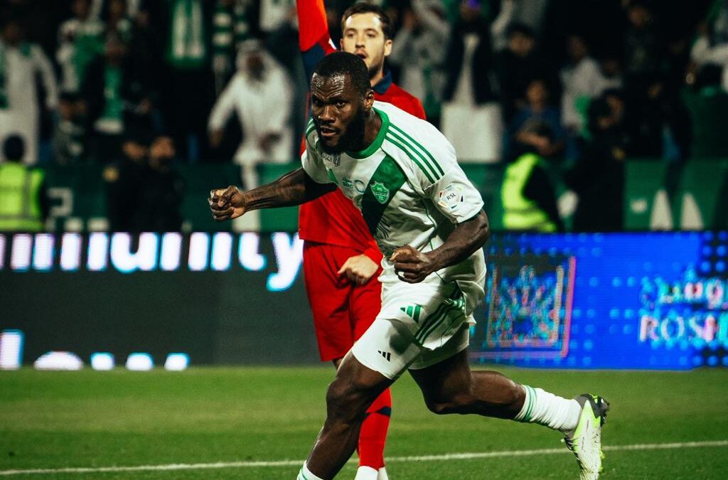 نتائج الجولة العاشرة المؤجلة من دوري روشن السعودي: الأهلي يتصدر مؤقتاً والقادسية يحسم الديربي برباعية