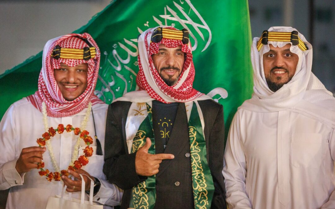 احتفالات يوم التأسيس بنادي الساحل الرياضي في عنك. : لوحة فنية من الفعاليات المتنوعة