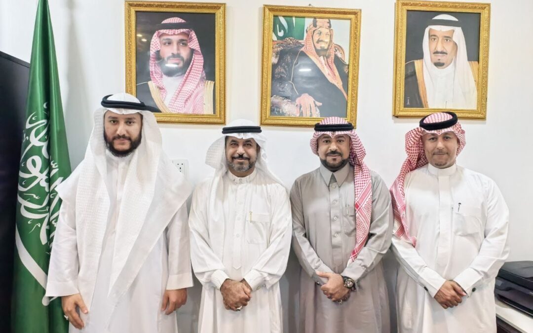 في إطار التعاون الإعلامي والقانوني .. المستشار مصطفى آل حماد يزور “صحيفة فرسان الرياضة “