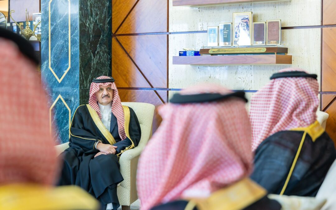 سمو أمير المنطقة الشرقية يستقبل مدير عام وزارة التجارة بالمنطقة