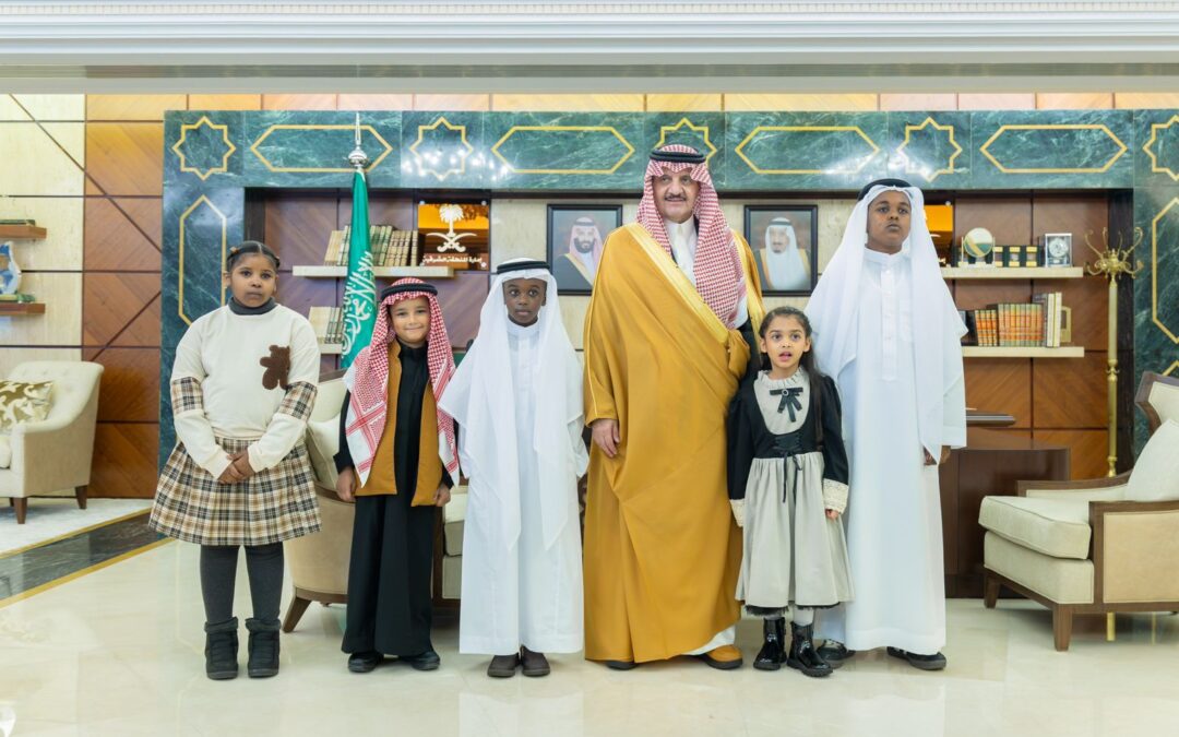 سمو أمير المنطقة الشرقية يستقبل عددًا من الأيتام ويؤكد اهتمام القيادة برعايتهم وتمكينهم
