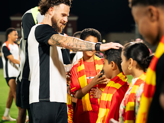 القادسية يستضيف أطفال مرضى الفشل الكلوي في مبادرة إنسانية تعزز الدعم النفسي والمجتمعي