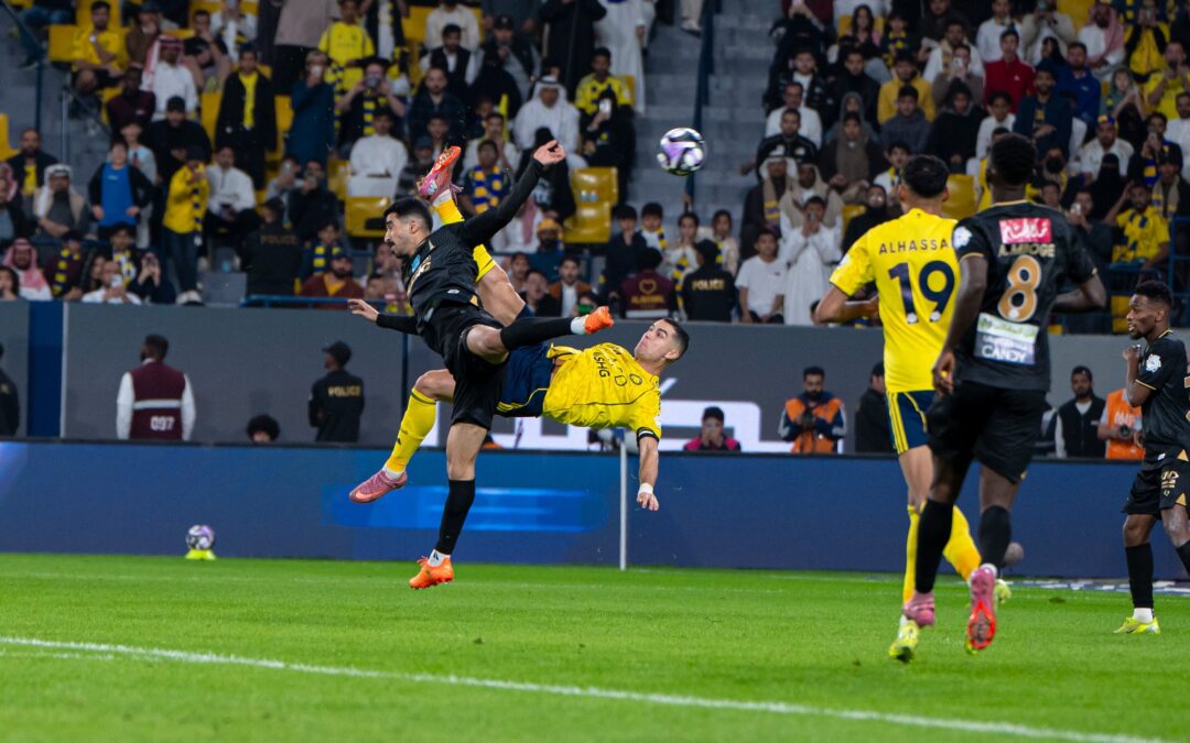 صراع الإبداع في سماء الرياض.. من الأجمل: رونالدو أم نيفيز أم كومان؟