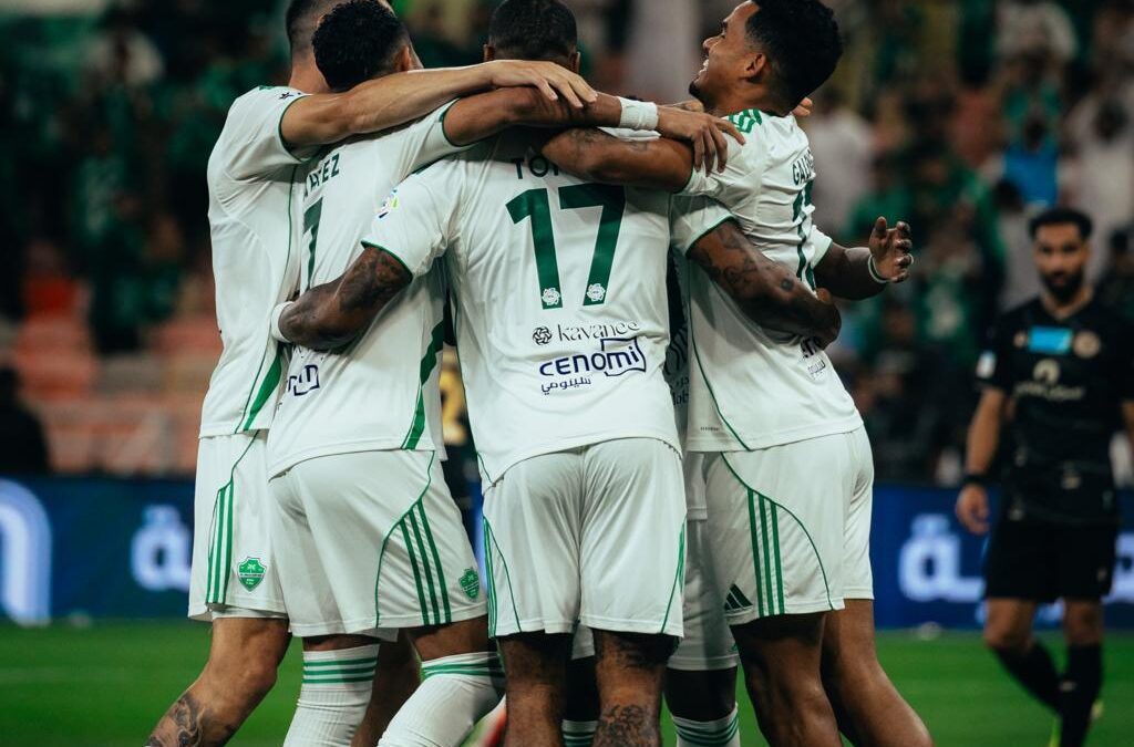 الأهلي يكتسح ضمك بثلاثية… الهلال يتعثر أمام التعاون… ونيوم يواصل تحسّن نتائجه