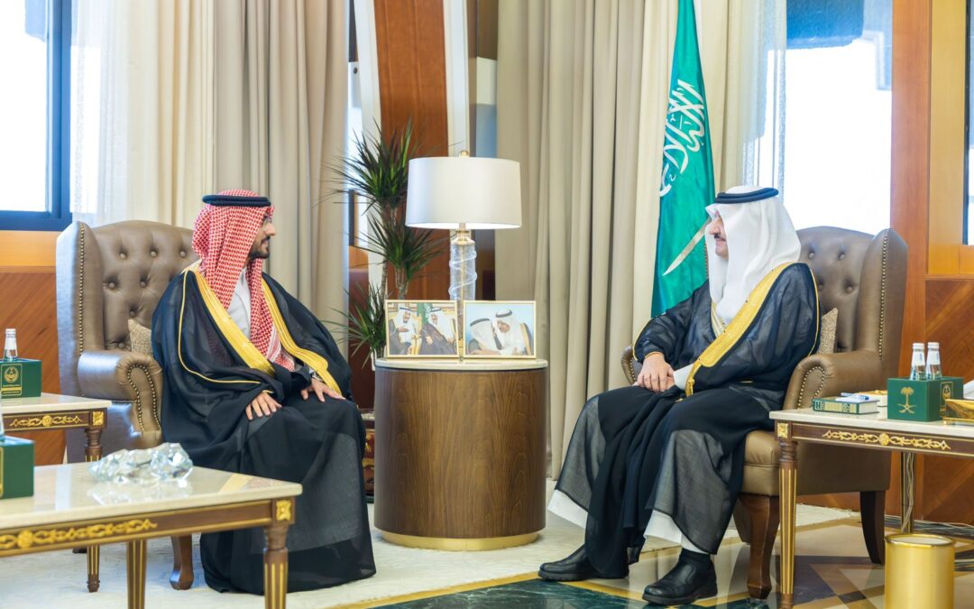 أمير المنطقة الشرقية يستقبل خريجي وخريجات الدفعة الأولى من طلاب جامعة اليمامة في المنطقة الشرقية