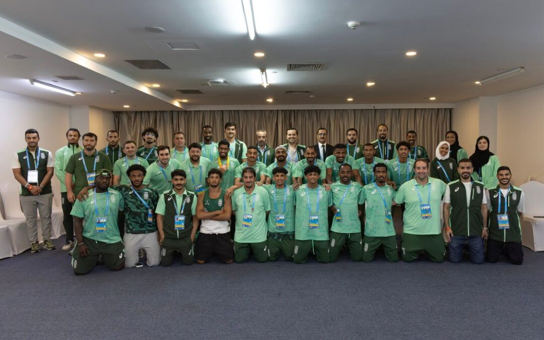 الأمير فهد بن جلوي يزور قرية الرياضيين في سانيا و الأحوال الجوية تؤجل مواجهة أخضر القدم أمام الإمارات و الطائرة تتجاوز تيمور الشرقية