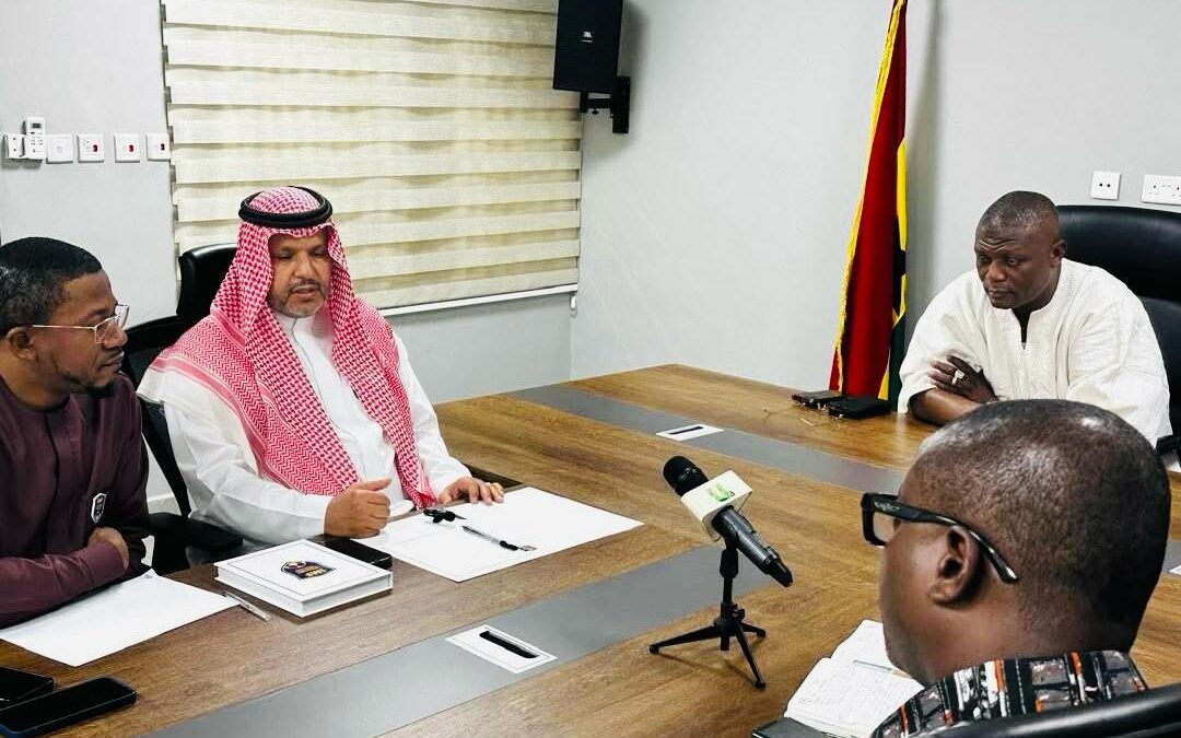 الدوسري يختتم زيارته لغانا بدعم حكومي وشراكة لتطوير كرة القدم المصغرة إفريقياً