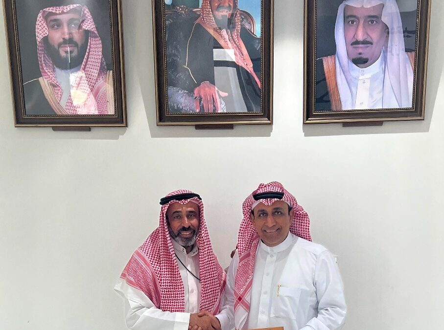 حين يُكرَّم العطاء.. لجنة دورة النخيل تحتفي بجمعية تاروت الخيرية تقديراً لدورها المجتمعي