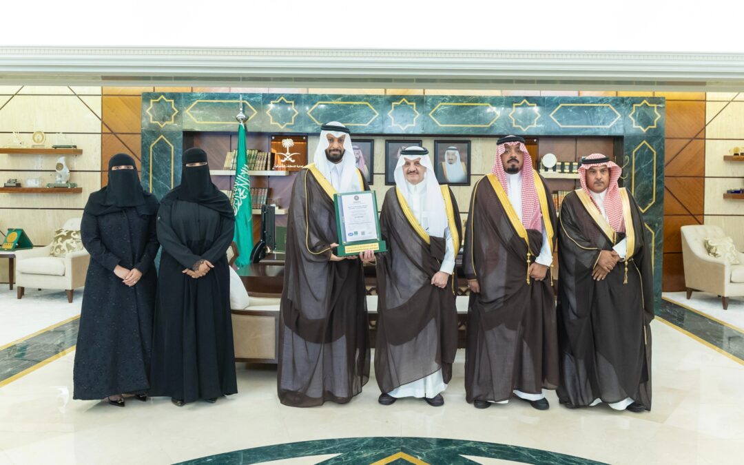 سمو أمير المنطقة الشرقية يستقبل مدير عام فرع وزارة الموارد البشرية والتنمية الاجتماعية بالمنطقة