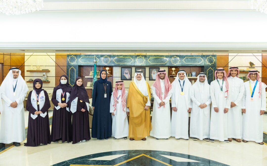 سمو أمير المنطقة الشرقية يستقبل طلاب وطالبات المنطقة الحاصلين على جوائز دولية لعام 2026م