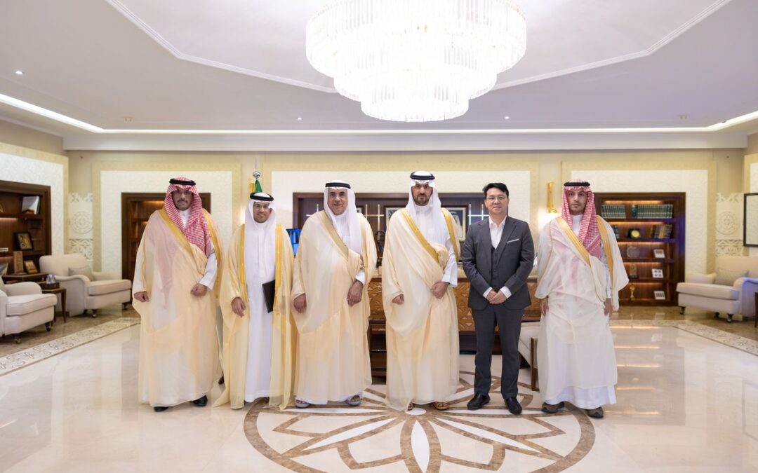 سمو نائب أمير المنطقة الشرقية يستقبل أمين المنطقة ويطّلع على خطة الموسم الثاني للمدينة العالمية بالدمام