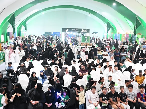 اليوم الوطني يجمع الفنانين والأطفال في «الرامس»