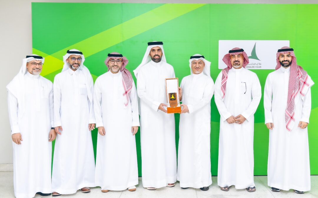 الخليج يستقبل “الشيخ خالد” رئيس نادي النجمة البحريني ويبحث تعزيز العلاقات الرياضية بين الناديين