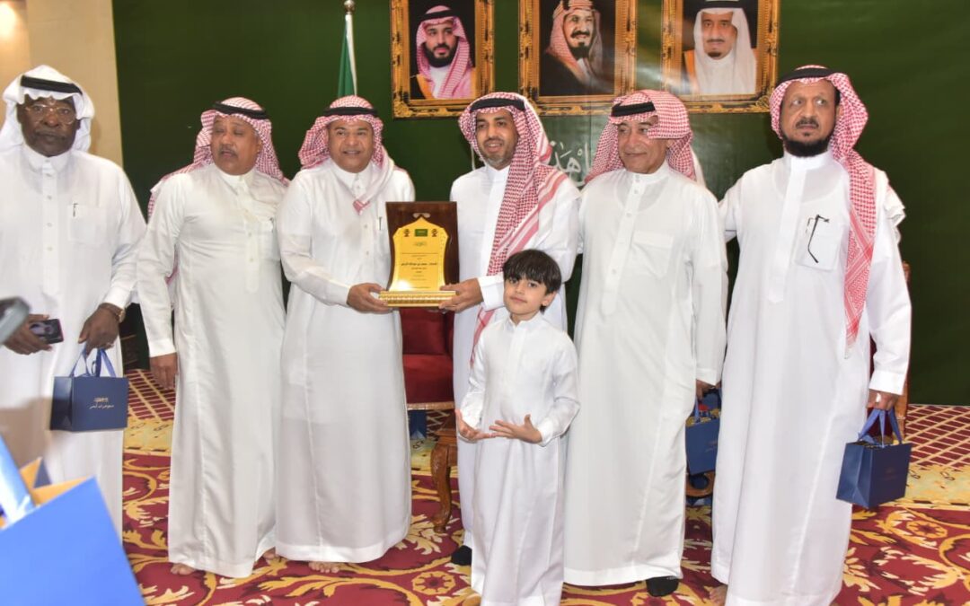 وفاءً لنجوم الرياضة..رجل الأعمال محمد الأربش وأبناؤه يكرّمون جمعية اللاعبين القدامى بالشرقية