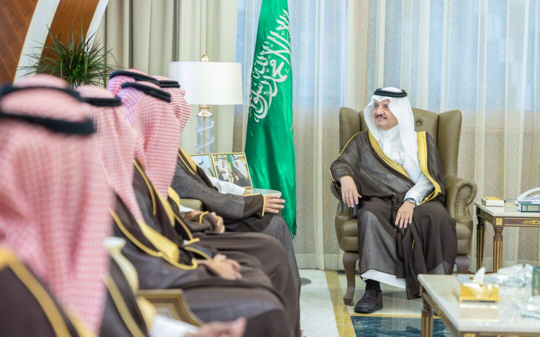 سمو أمير المنطقة الشرقية يستقبل معالي نائب وزير الرياضة 